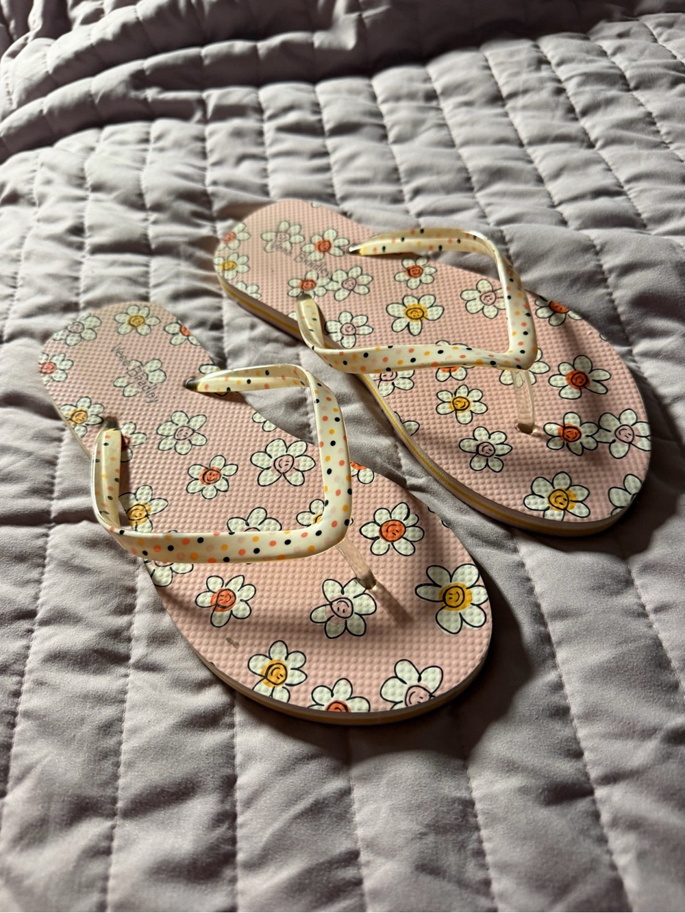 Vera Bradley Pink Floral Flip Flops - Size 6